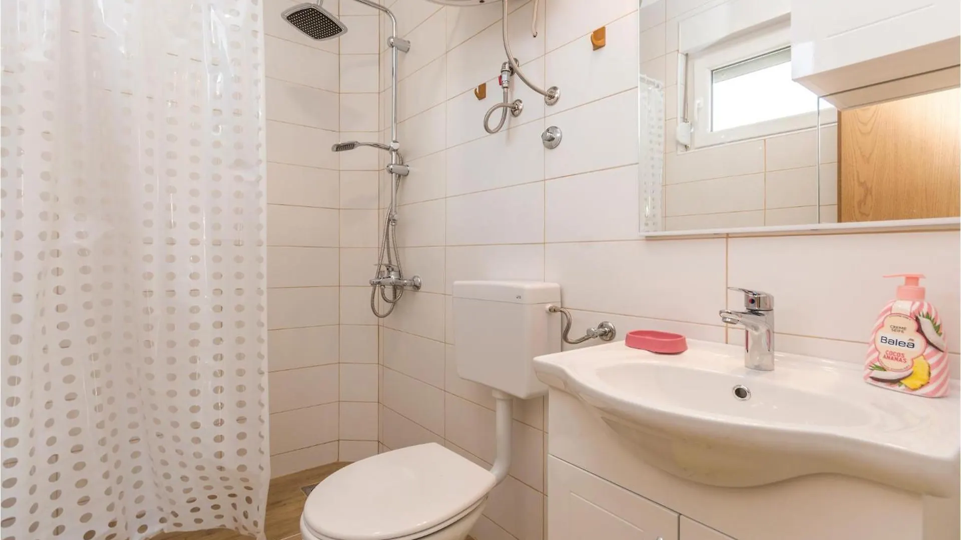 Holiday home 6 Bedroom Awesome Home In Bilisane Croatia