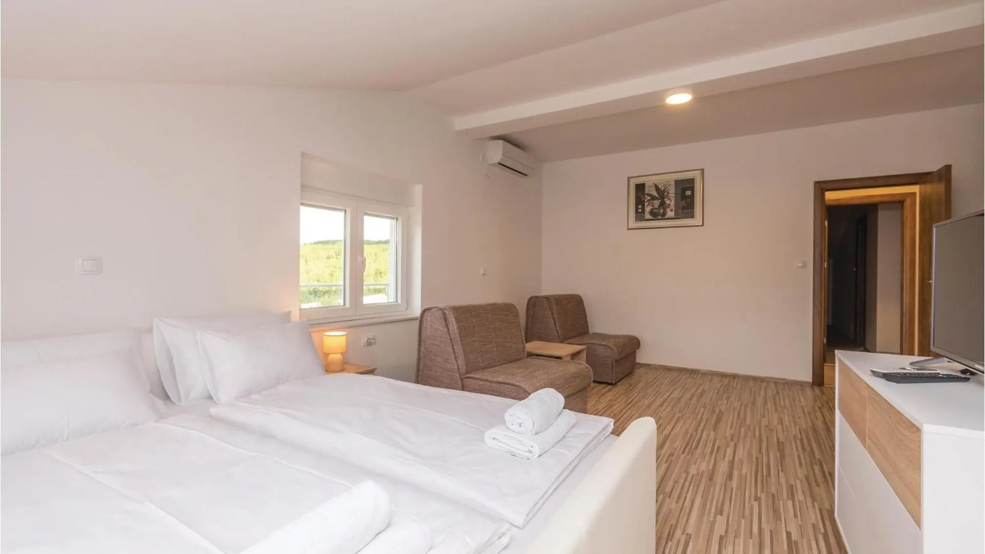 Holiday home 6 Bedroom Awesome Home In Bilisane Croatia