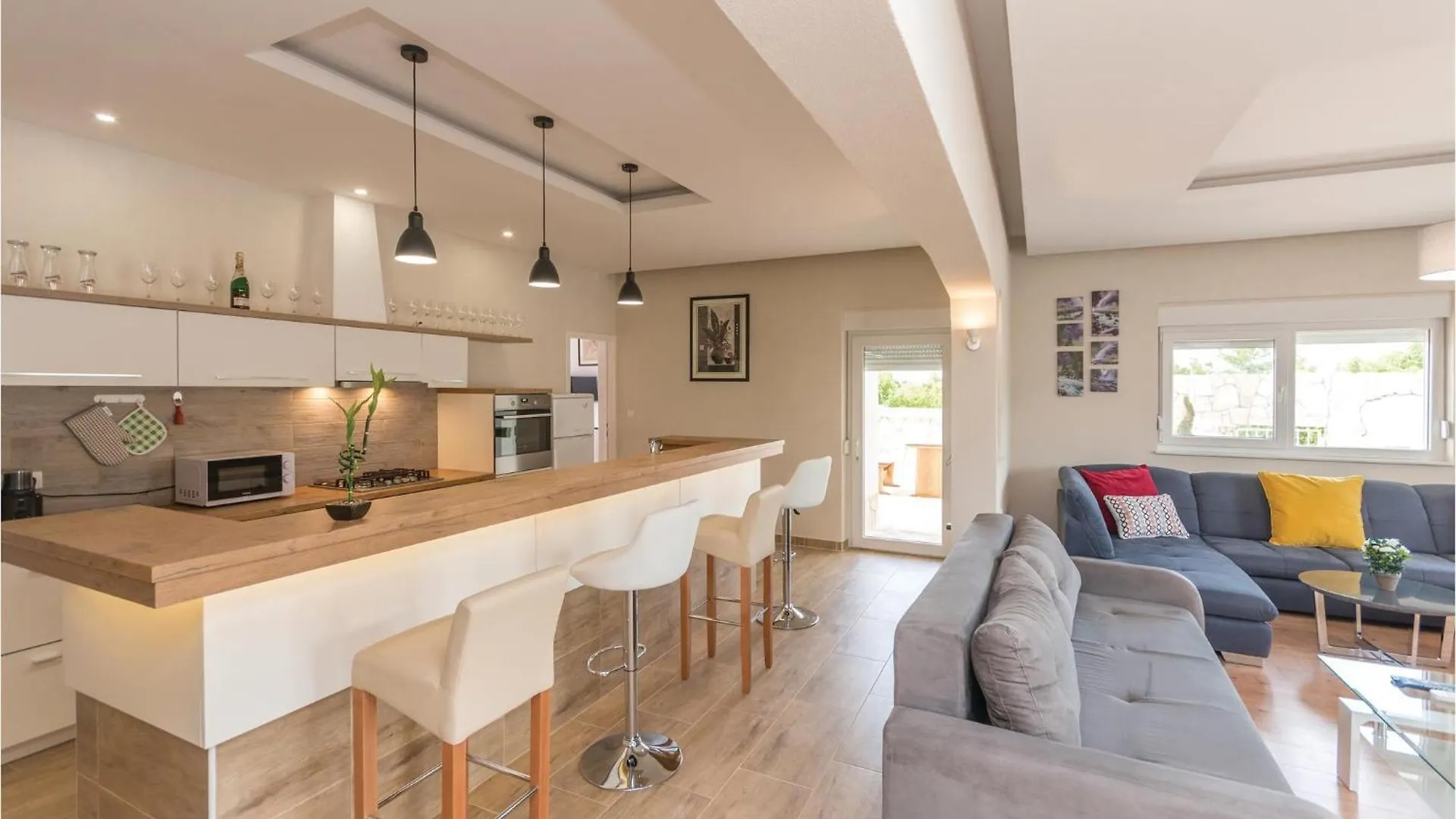 6 Bedroom Awesome Home In Bilisane Holiday home