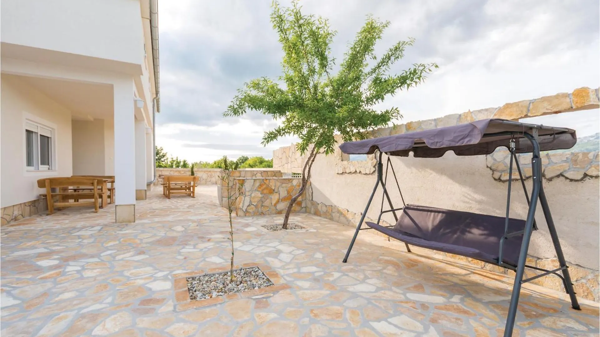 Holiday home 6 Bedroom Awesome Home In Bilisane